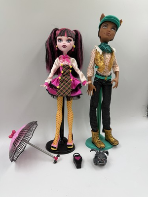 #ad #ad Monster High Forbitten Love Dolls Draculaura Clawd Wolf Stand Umbrella PLZ READ $295.00