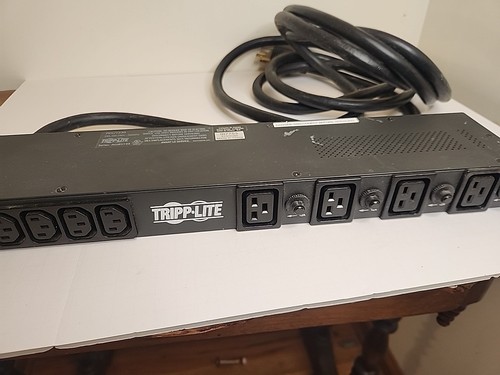 Tripp-lite Basic PDU, 30 A, 20 outlet with 16 c13 & 4 c19- 200/208/240V, L6 30 P - Picture 2 of 15