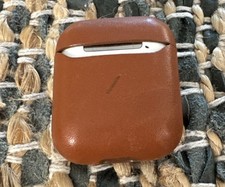 AirPods 1st  Gen Charging Case RefA1602 With Right AirPod 1st Gen RefA1523