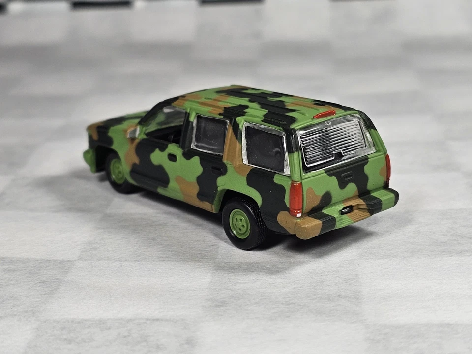 Johnny Lightning 1: 64 美国军队 1997 CUCV-II 雪佛兰司令部 Tahoe 压铸 2001 — 第 4/4 张图片