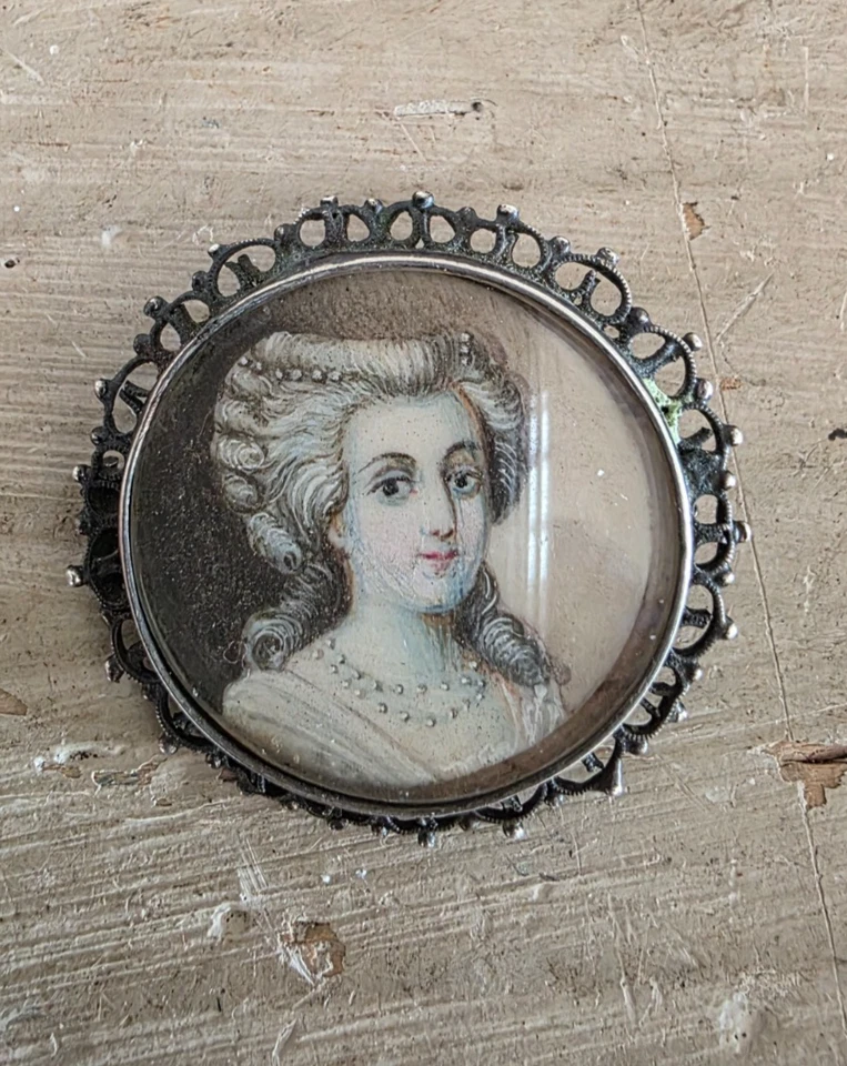 Spilla in Argento Ritratto su Smalto Miniatura Liberty - Immagine 2 di 3