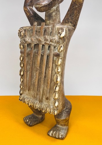 Sanza, Mbira, Thumb Piano. Standing Female. Zande or Mangbetu People. Congo. - Picture 12 of 13