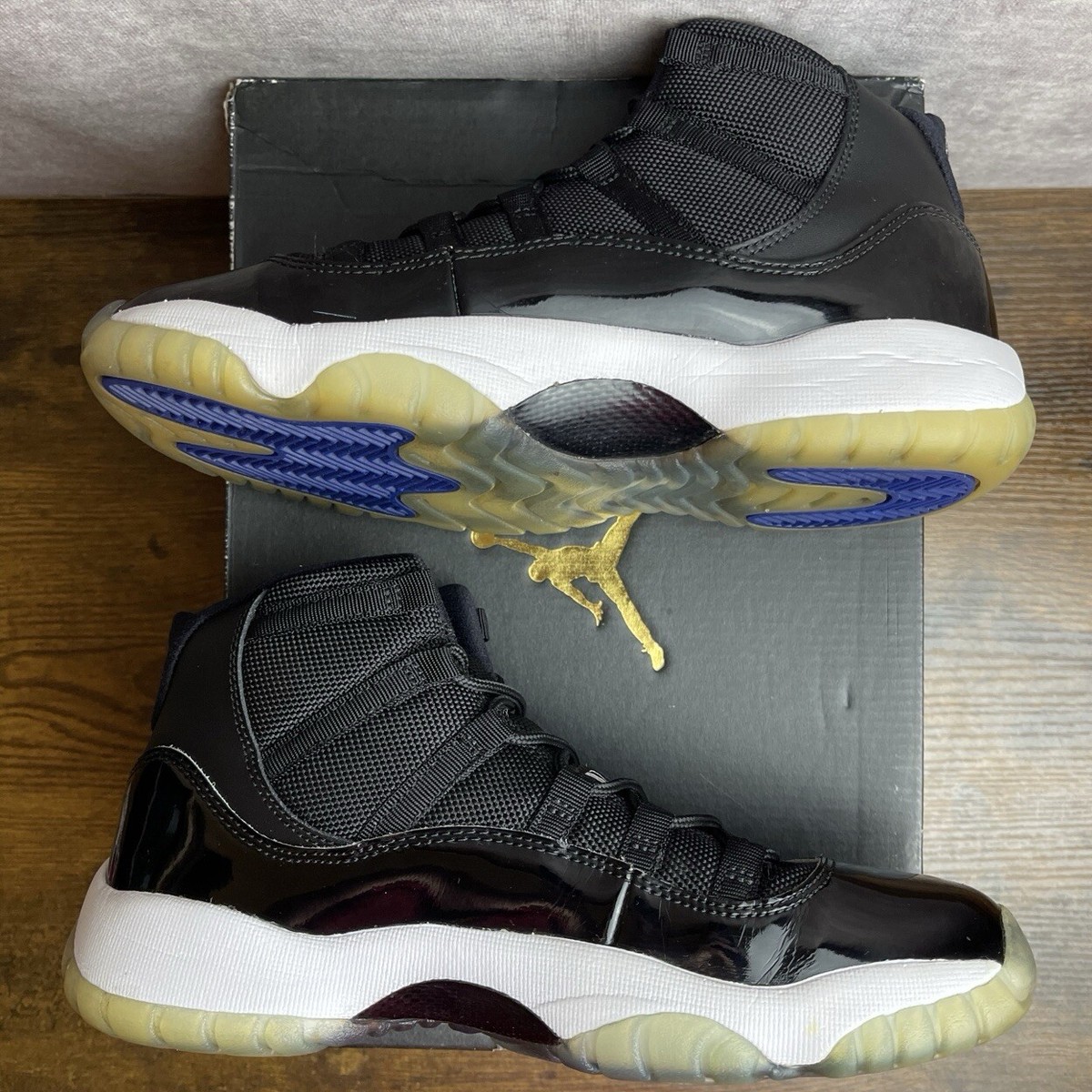 Nike Air Jordan 11 Retro Space Jam Size 6Y GS / 7.5W 378038