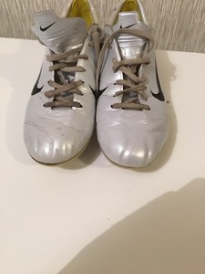 nike football boots size 7.5