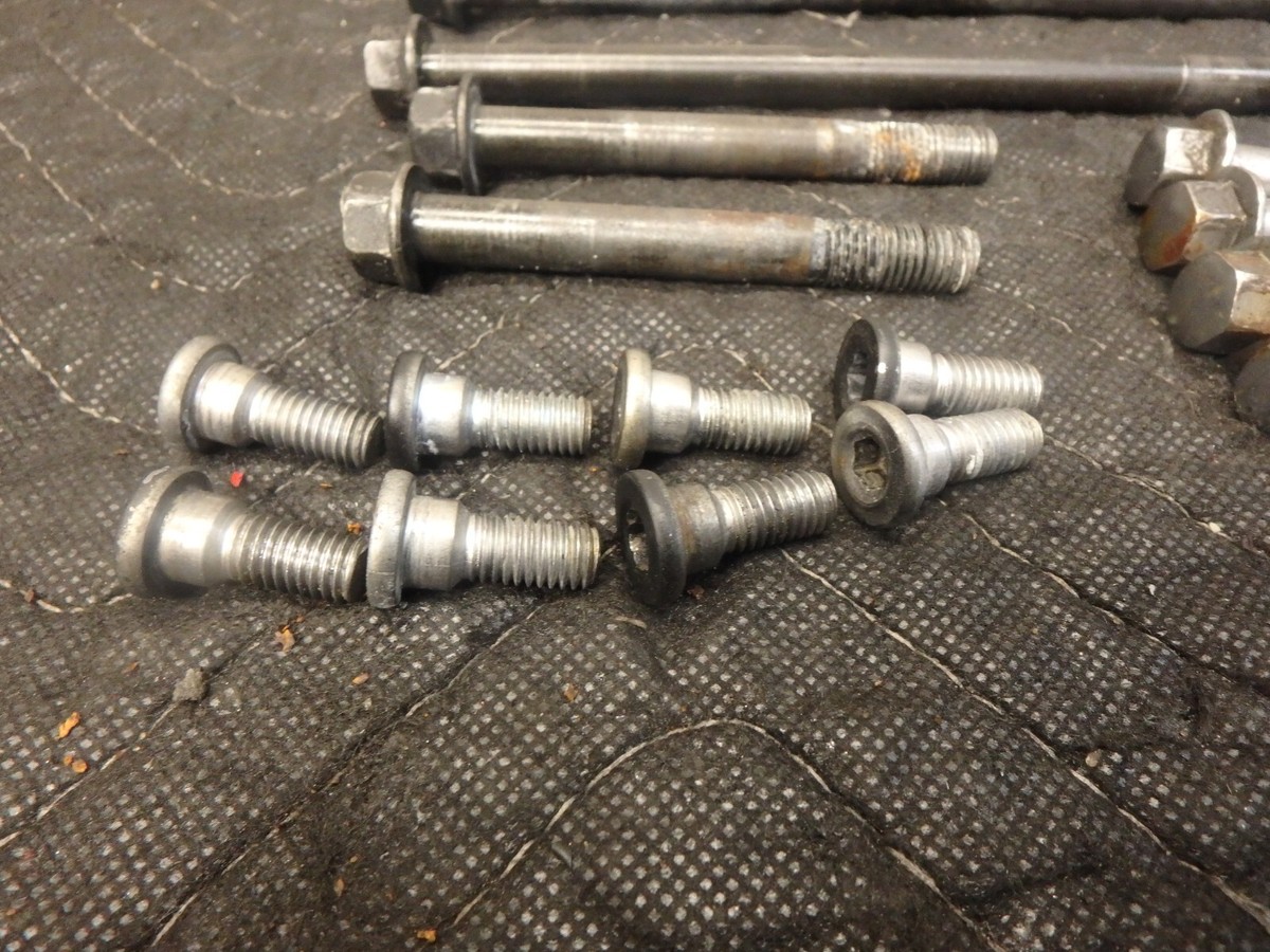 ぱやページ KAWASAKI ZX6R + ZZR600 FRAME HARDWARE / FOOTPEG HARDWARE