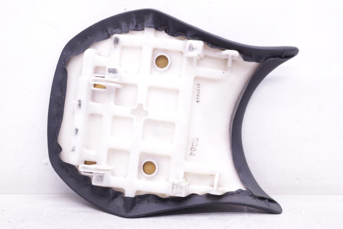 eru！ 2005 KAWASAKI ZX6R FRONT RIDERS SEAT ZX636 ZX6 ZX 636 05 06 K198