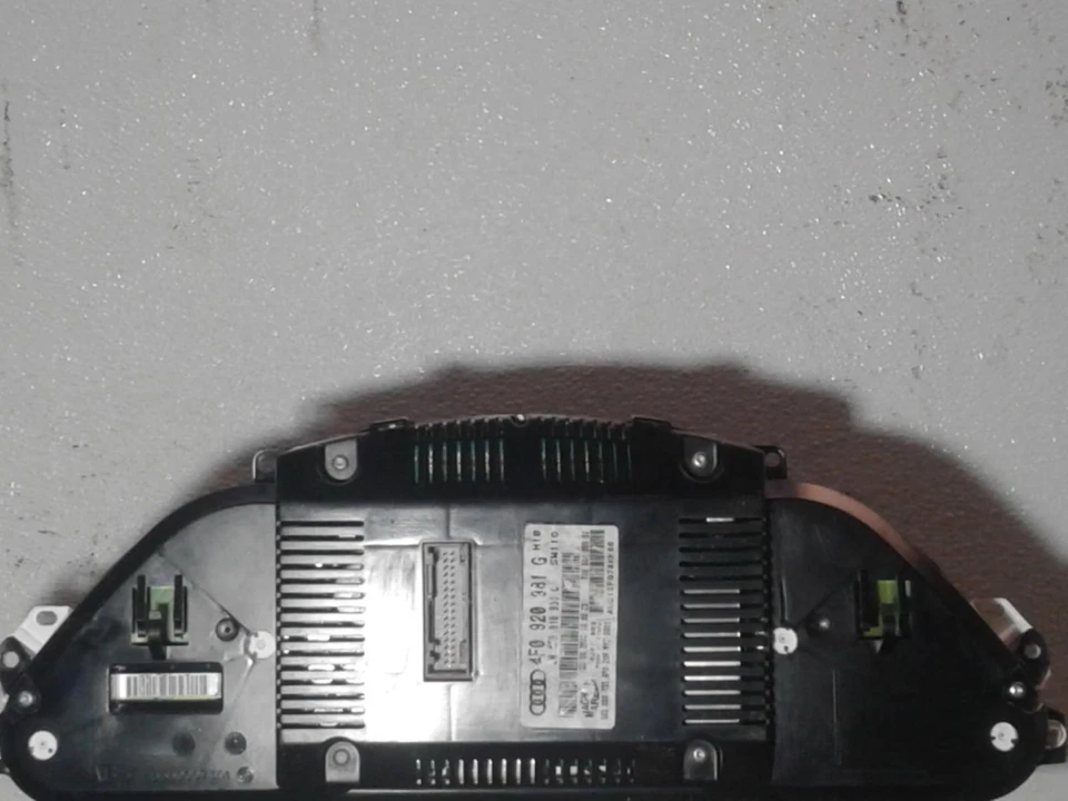 Medidor de velocímetro usado se adapta a: Audi a6 2007 170 MPH sin opción de crucero adaptativa 9 Foto 2 de 4