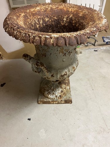 Victorian Cast Iron Garden Urn With Handles