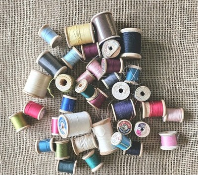 38 Vintage Sewing Thread Spools Mostly Wood 1'' To 2'' Various Colors