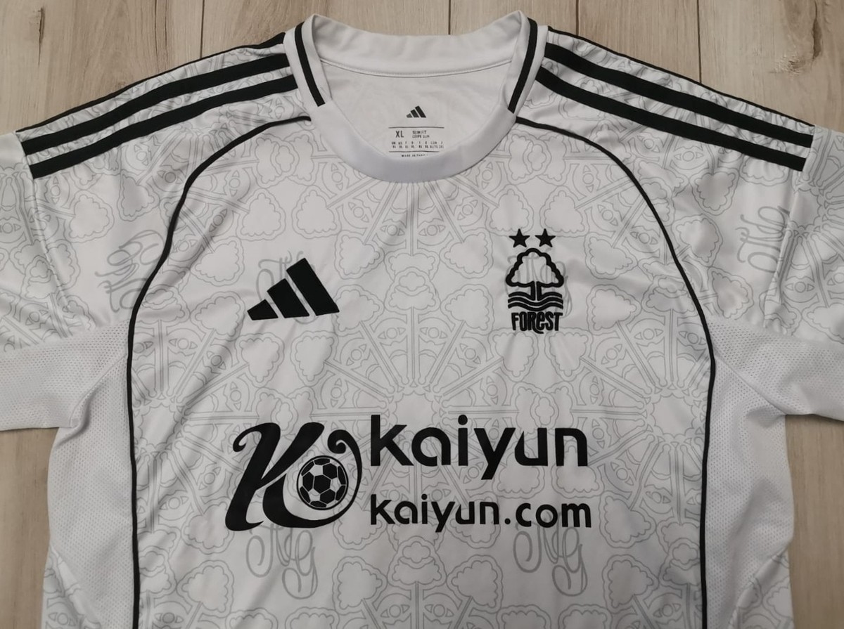 Nottingham Forest 2025 - 2026 3 football shirt jersey Adidas size