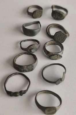 KONVOLUT 10 ANTIKE RÖMISCHE BIS MITTELALTER EUROPÄISCHE BRONZE RINGE 200-1300 N. Chr.