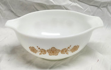 Vintage Pyrex 443 2 1/2 Qt. Mixing Baking Bowl Gold Butterfly