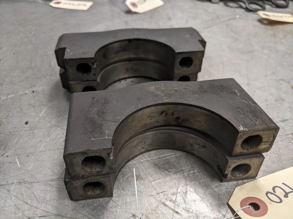 Engine Block Main Caps From 2007 Dodge Grand Caravan 3.3 - Image 3 of 4