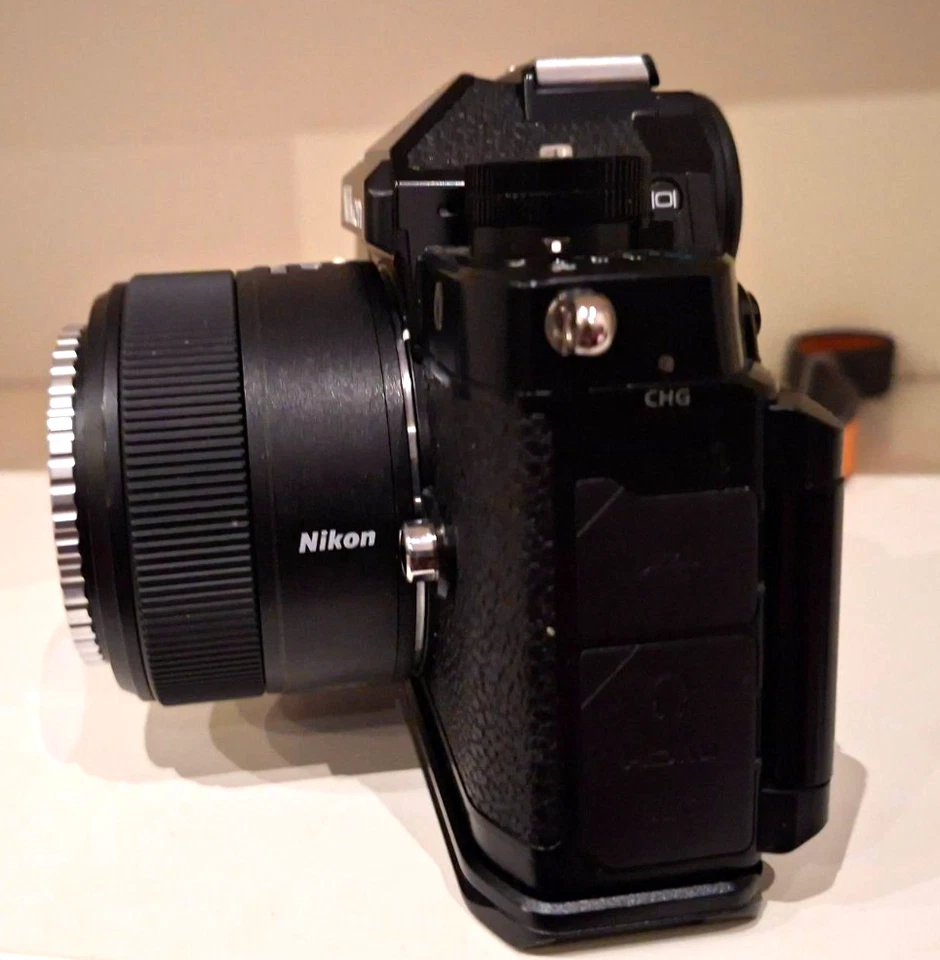 Nikon Zf SE Kit Nikkor Z40mm 1:2 Garantie 06/26 2x EN EL15C 5900 Auslösungen - Bild 4 von 4