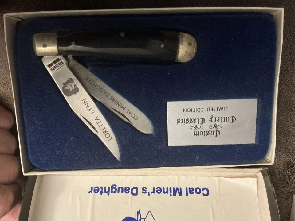 2 SETS Knives one set QUEEN OF COUNTRY MUSIC, LORETTA LYNN. 1 SET CONWAY Twitty￼ - Image 4 of 4