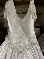 Michelangelo Original Plus Size 18 wedding dress W veil . 2-tone Train