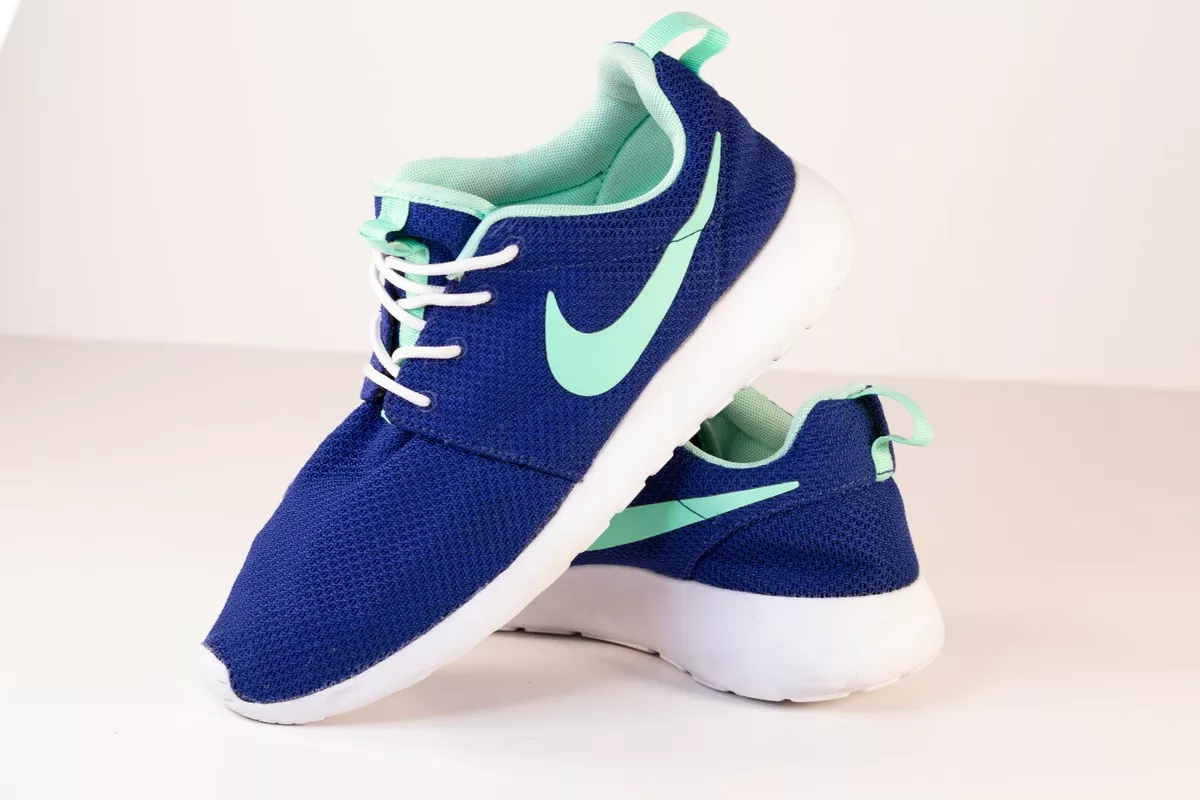 Nike sportswear hotsell roshe one