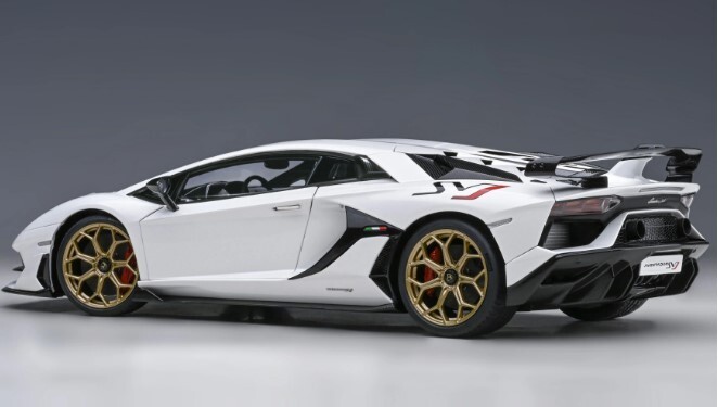 79217 AUTOart 1:18 Lamborghini Aventador SVJ Pearl White model car