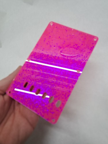 Cubierta de resorte de trémolo trémolo rosa brillante se adapta a Fender Strat Stratocaster - Imagen 6 de 10