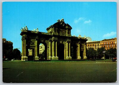 Madrid Puerta de Alcala Espana Spain Old Postcard UNPOSTED Vintage