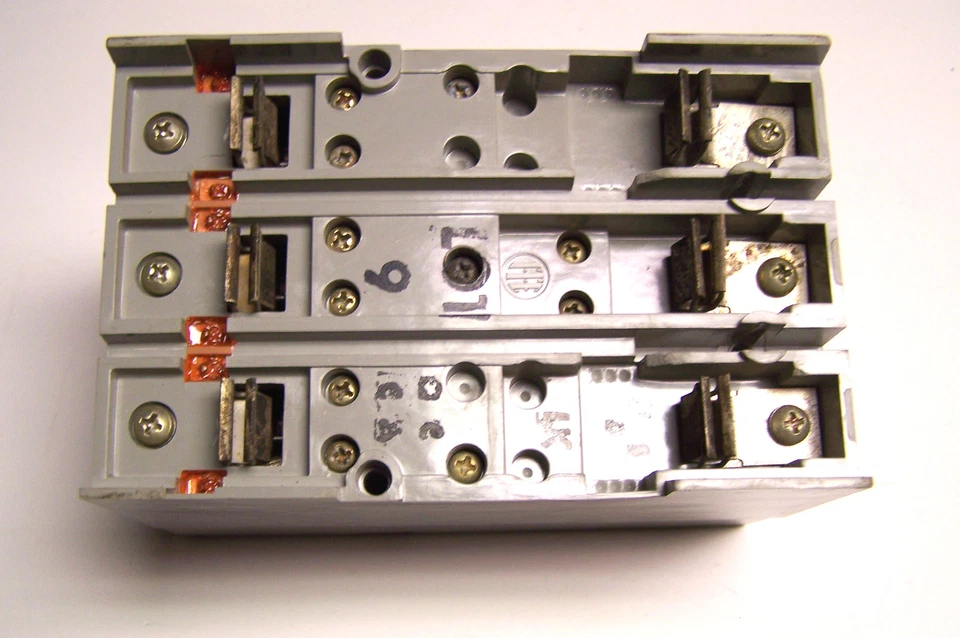 * I.T.E. Disyuntor NAVY tipo 15A AQB A101 Cat# 2770... WA-16 Foto 3 de 3