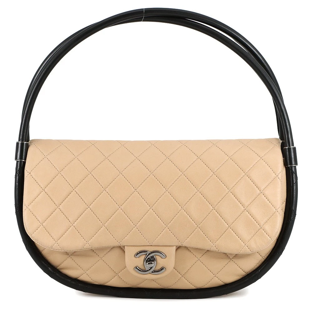 Chanel — CHANEL Matelasse Hula Hoop Handbag Lambskin Beige/Black A66222