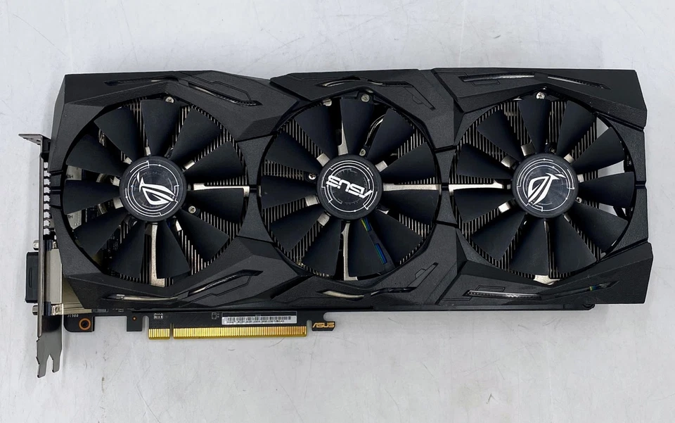 ASUS ROG Strix VEGA 56 8GB ROG-STRIX-RXVEGA56-O8G-GAMING Graphics Card - Image 2 of 4