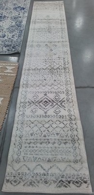 IVORY / GREY 2'-0'' x 11'-0'' Flaw in Rug, Reduced Price 1172797067 TUL268A-211