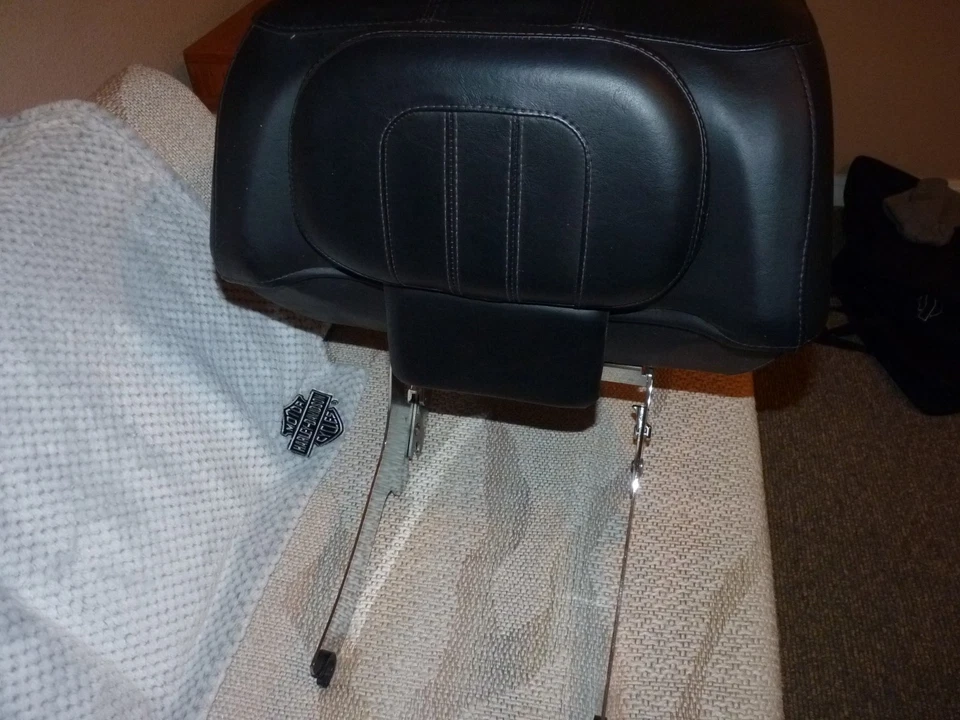 Harley Heritage Softail M8 Tour Pak 5398 2018-25 后皮革包装袋 — 第 2/4 张图片