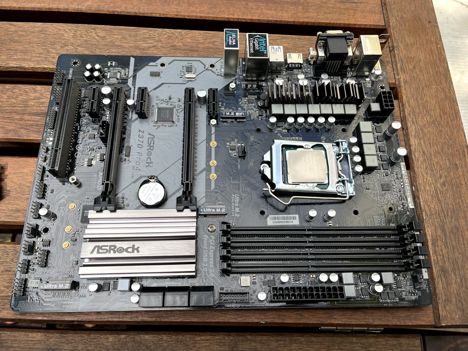 Intel i7-8700 + ASRock Z370 Pro4 + Megahalem Prolimatech - Set bundle LGA1151 C - Immagine 4 di 4