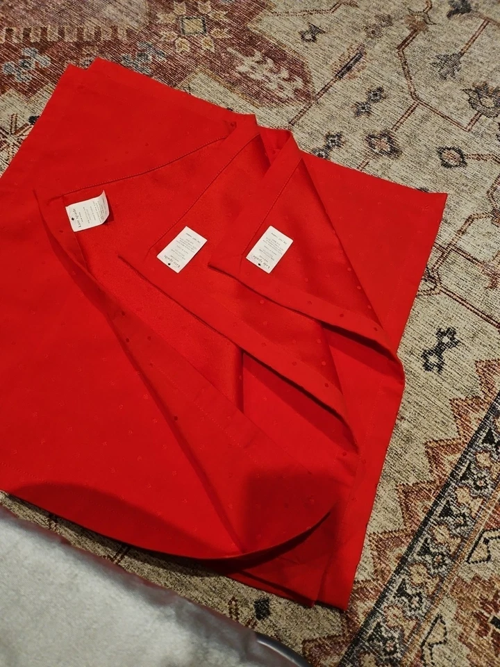 Kate Spade New York Dinner Napkins Red Polka Dots Set 8 Holiday Designer - Image 4 of 4