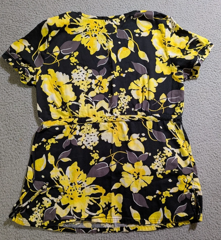 Blusa Médica Koi by Kathy Peterson Para Mujer Negra y Amarilla Floral Hawaiana/Talla S Foto 2 de 4