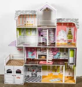 kidkraft dollhouse with spiral staircase