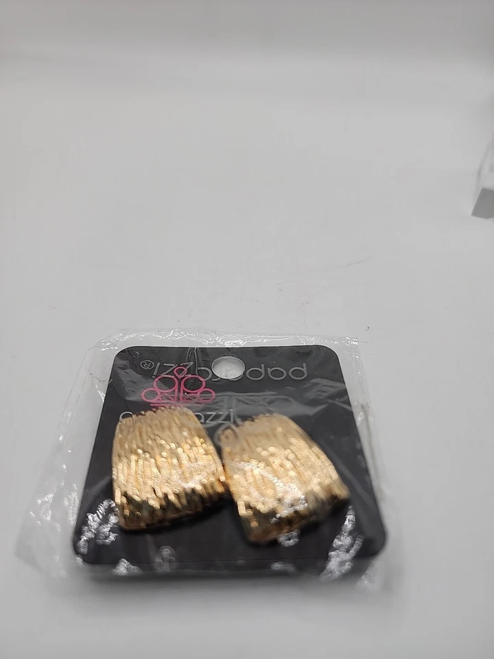 Hermosos Pendientes de Clip Paparazzi Superstar Brillo Tono Dorado 1 Pulgada Nuevos con Etiquetas Foto 4 de 4