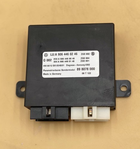 Mercedes/Dodge Sprinter Roof Control Module 2500-3500 03-09 A 906 446 02 46 - Picture 1 of 3
