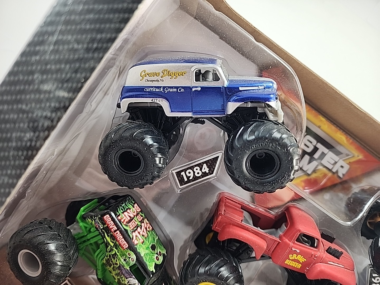 Monster Jam Retro Edition Grave Digger Evolution 5 Trucks 1982-2005 Toy ...