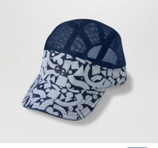 Outdoor research women s trail trucker O/S NW...