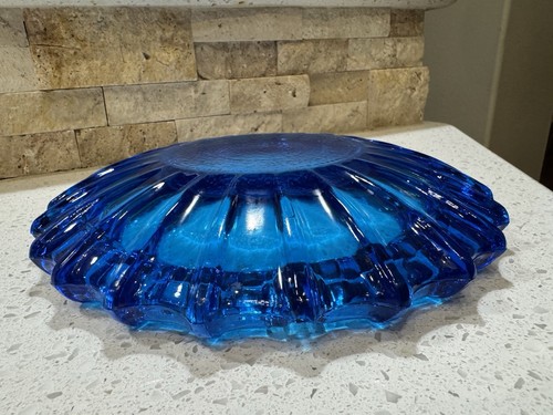 Vintage 10” Blue Glass Fostoria Ashtray With Scalloped Edges - Imagen 7 de 8