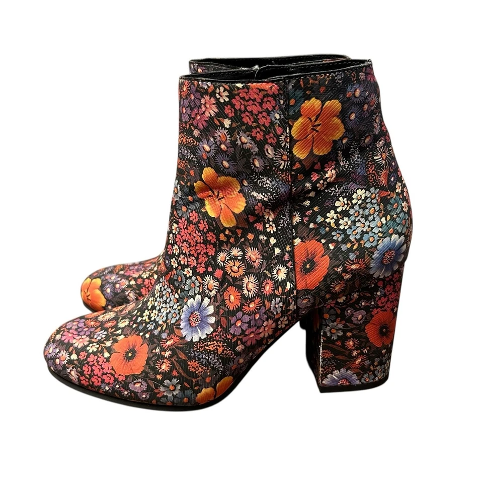 Botines para mujer Lucky Brand negros multicolores boogie estampado floral Salmah 7 Foto 3 de 4