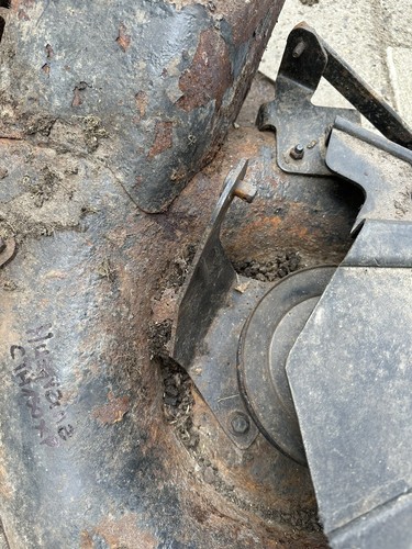 Aufsitzmäher Rasentraktor Mähwerk Mähdeck Schneidwerk Husqvarna CTH150XP - Bild 6 von 16