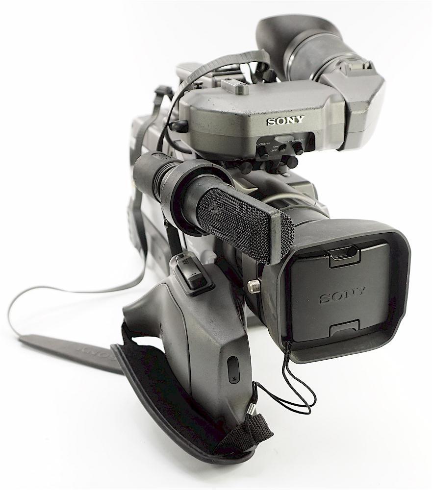 業務用ビデオカメラ　 ３CCD SONY DVCAM DSR-200 業務用ビデオカメラ 3CCD SONY DVCAM DSR-200 - メルカリ