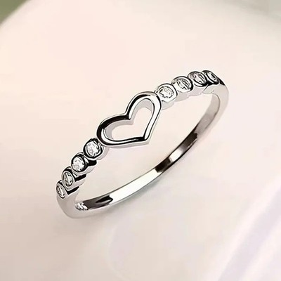 Huitan Chic Damen Herz Ringe mit glänzenden Zirkonia Exquisit Daily Wear Fas