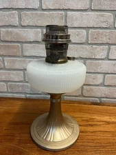 Aladdin Queen White Moonstone Oil Lamp w/ NuType Model B Burner