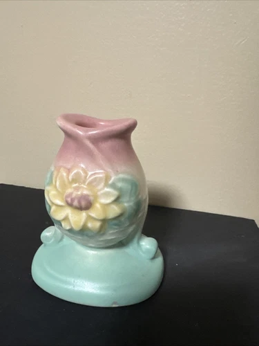 Hull Art Water Lily Candl Holder Dusty Rose with green Base 4.5” tall vintage