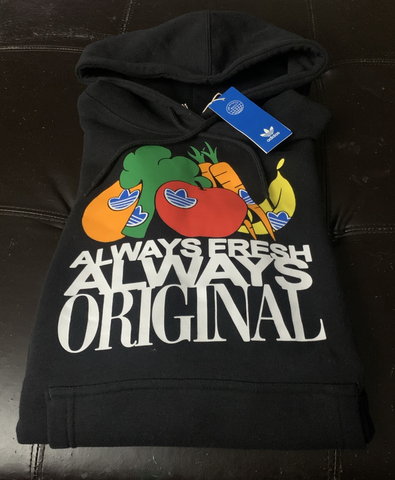 NWT Adidas OG Always Fresh Pullover Hoodie Mens Size Small Black Fruit P2
