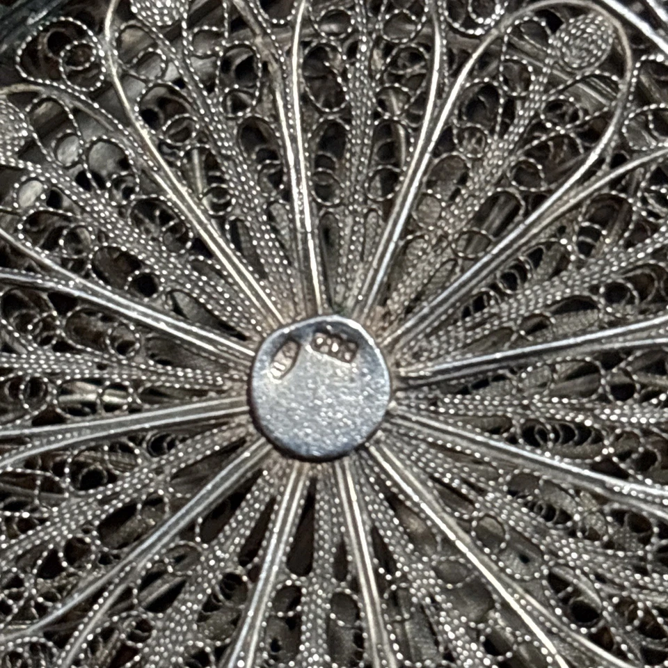 Antica scatola portapillole in filigrana d'argento 800 - Immagine 4 di 4