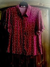 Jolt Women's Button Down Short Sleeved Collared Top Burgundy Size M
