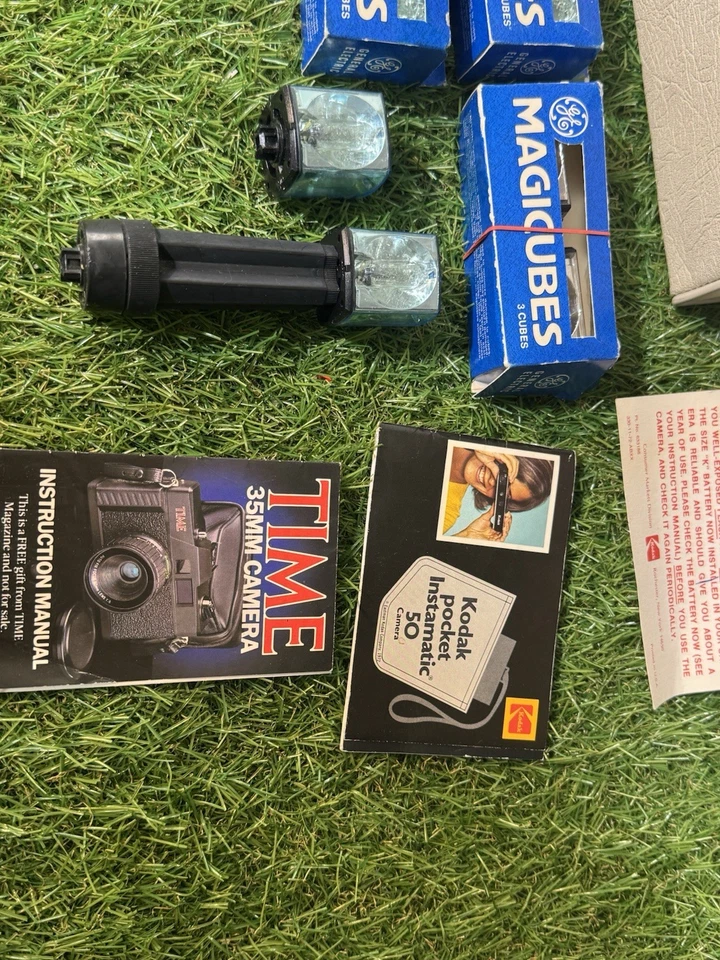 Лот ламп-вспышек GE Magicubes с руководством и чехлом Kodak — набор для винтажной камеры - Изображение 3 из 4