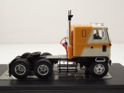 IXOMODELS – Camion GMC Astro 95 6x4 – 1/43 – Beige Et Jaune – 1970