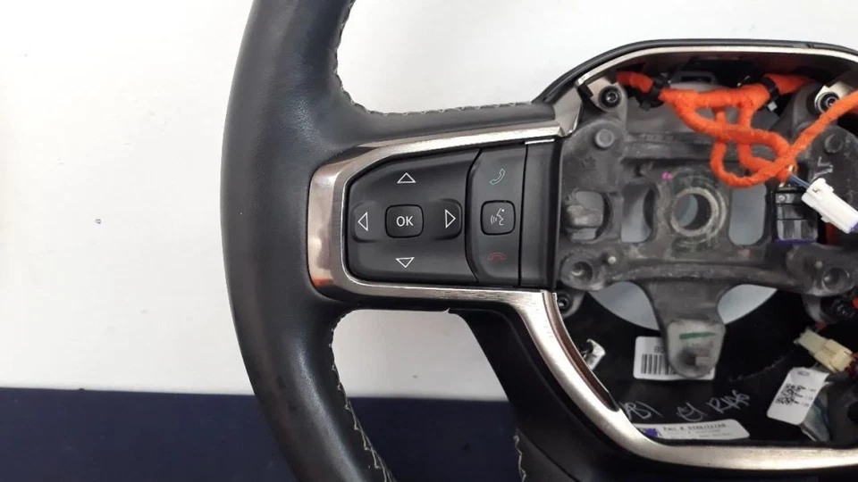 19 DODGE RAM 1500 ОГРАНИЧЕННОЕ РУЛЕВОЕ КОЛЕСО ЧЕРНАЯ КОЖА ТЕКСТУРА ДЕРЕВА С ЭЛЕМЕНТАМИ УПРАВЛЕНИЯ - Изображение 2 из 4